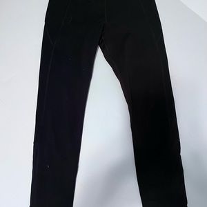 Under Armour black leggings